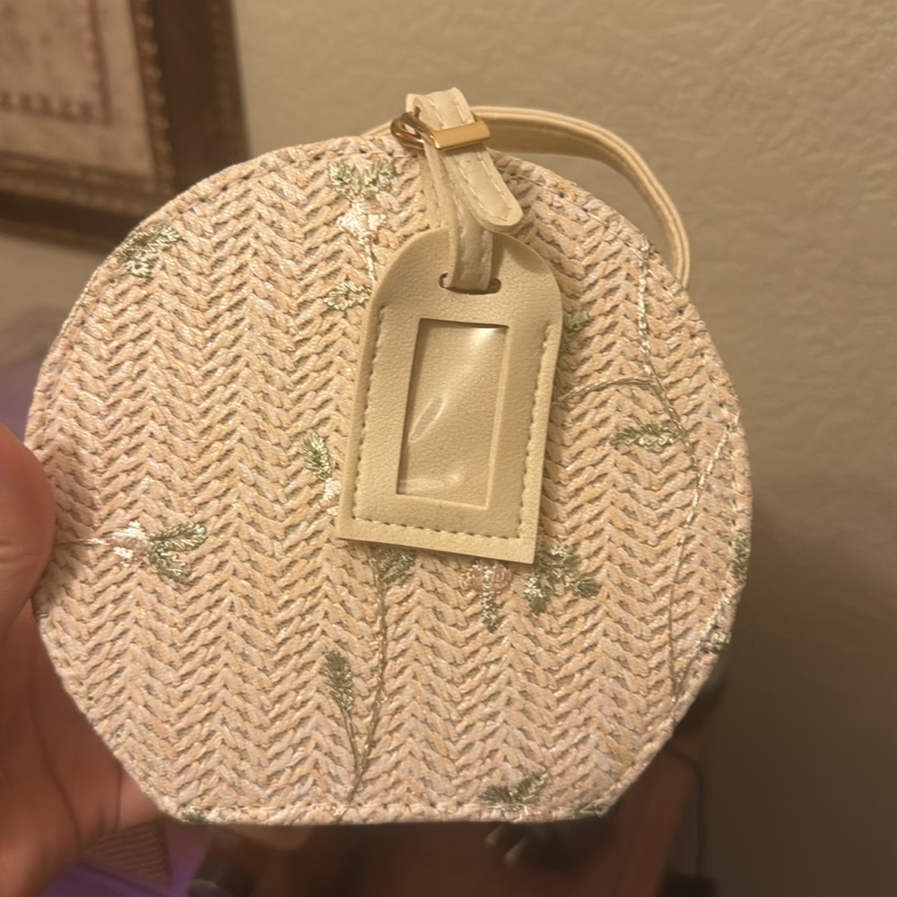 Straw crossbody bag